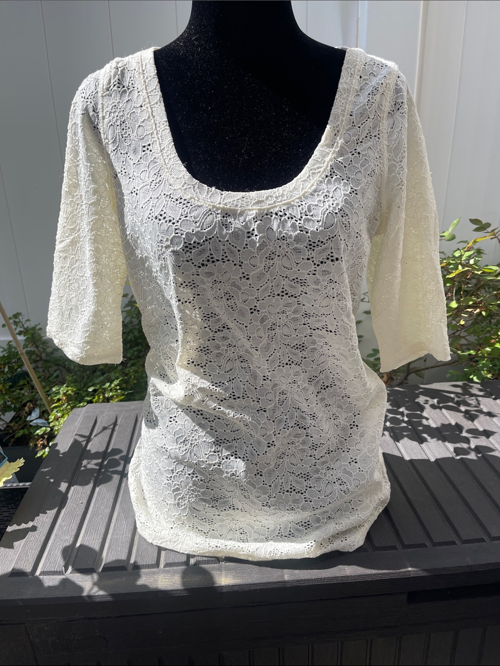 Express - Ivory Lace Scoop Neck 3/4 Sleeve Top